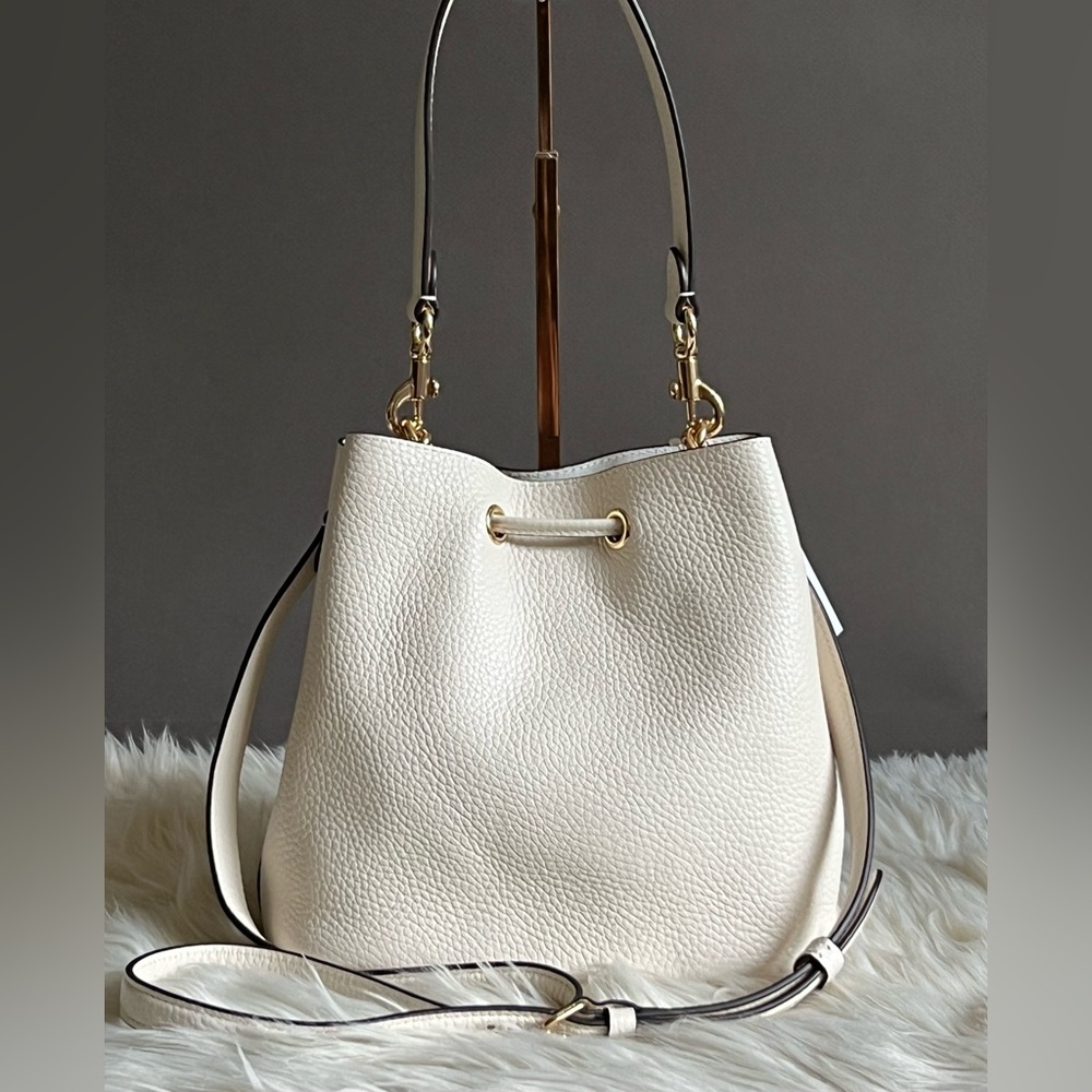 CBH06 - Coach Rowan Bucket Bag - Picture 6 of 15